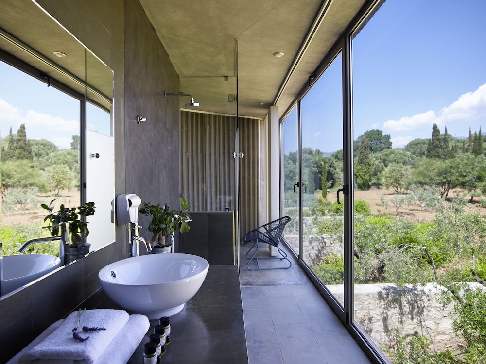 Leivatho Hotel,Cephalonia>>Argostoli,4 star