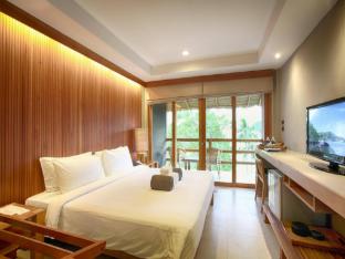 beach club by haad tien