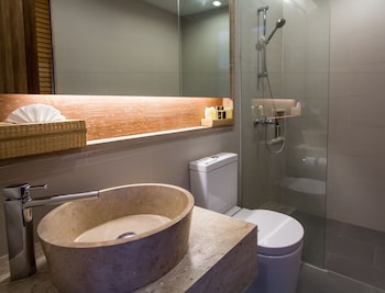 beach club by haad tien