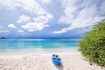 beach club by haad tien