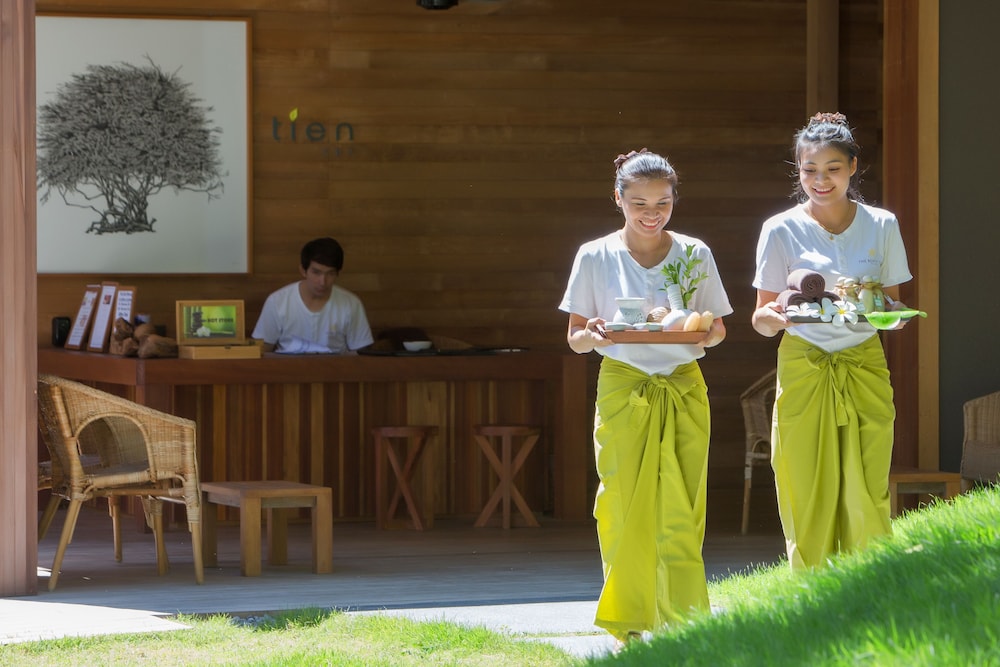 beach club by haad tien