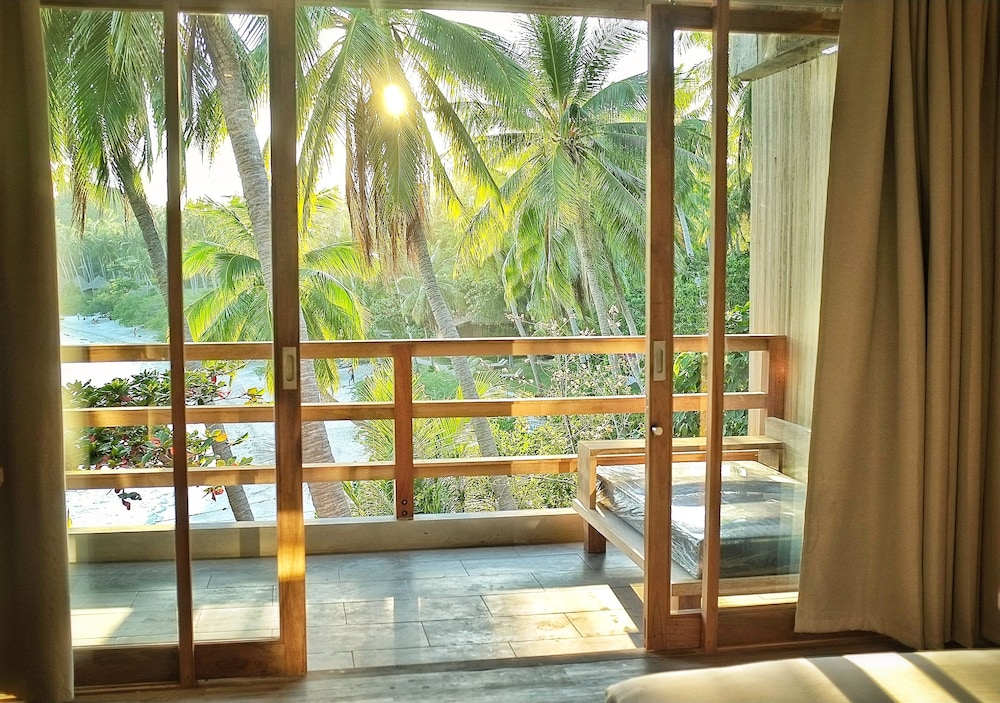 beach club by haad tien