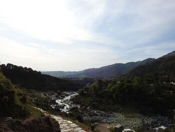 camp dharamshala luxury with peace