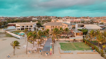 milos beach hotel