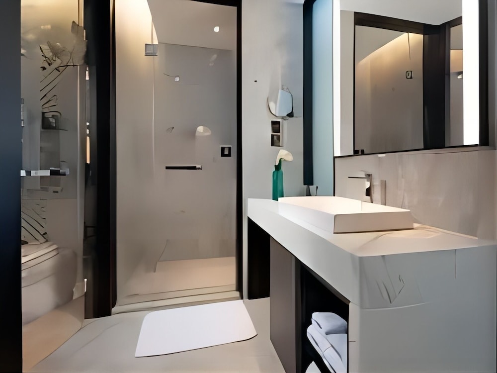 hampton by hilton technology city