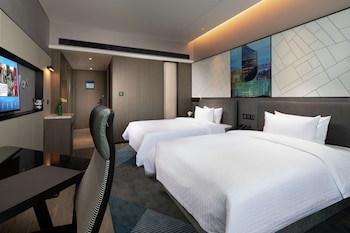 hampton by hilton technology city