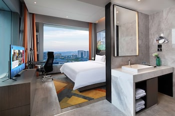 hampton by hilton technology city