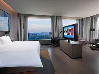 hampton by hilton technology city
