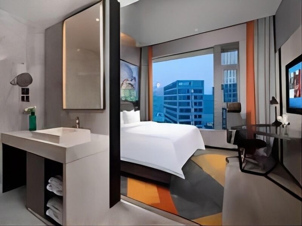hampton by hilton technology city