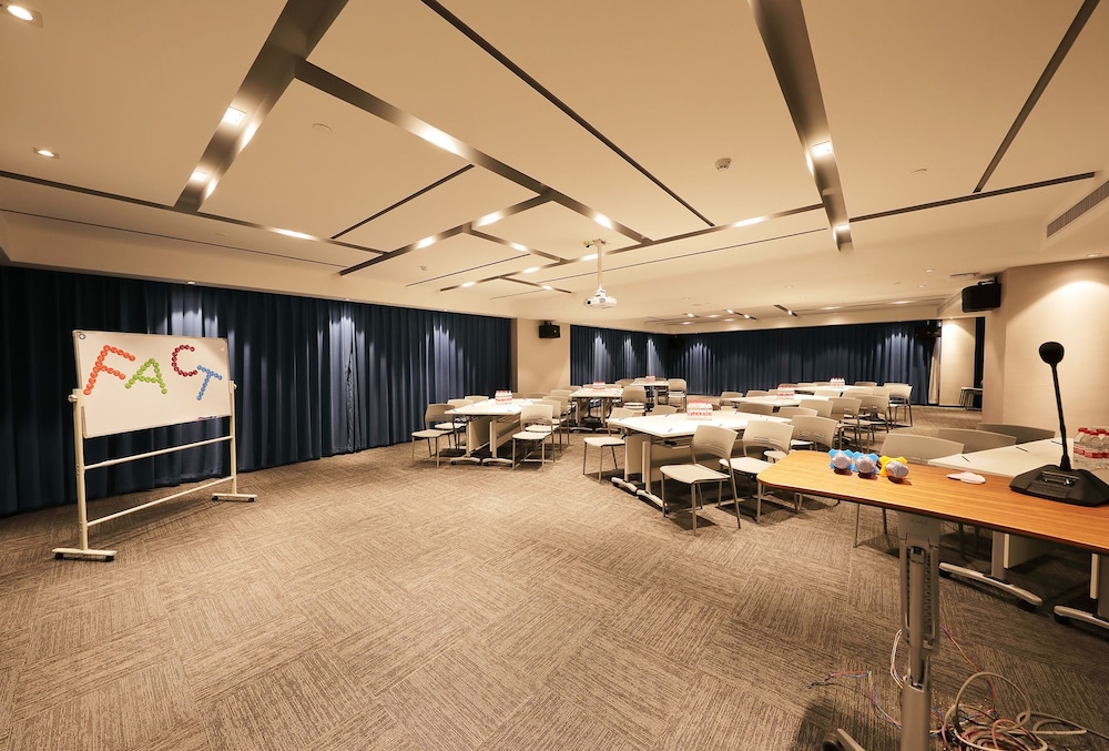 hampton by hilton technology city