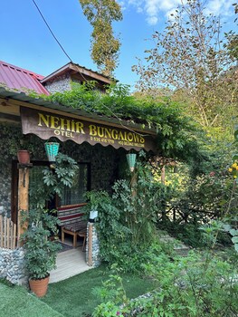 nehir bungalows