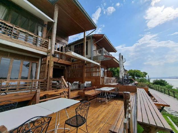 with a view hotel chiangkhan