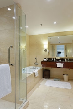 Raffles Makati,Near Ayala Center,5 star