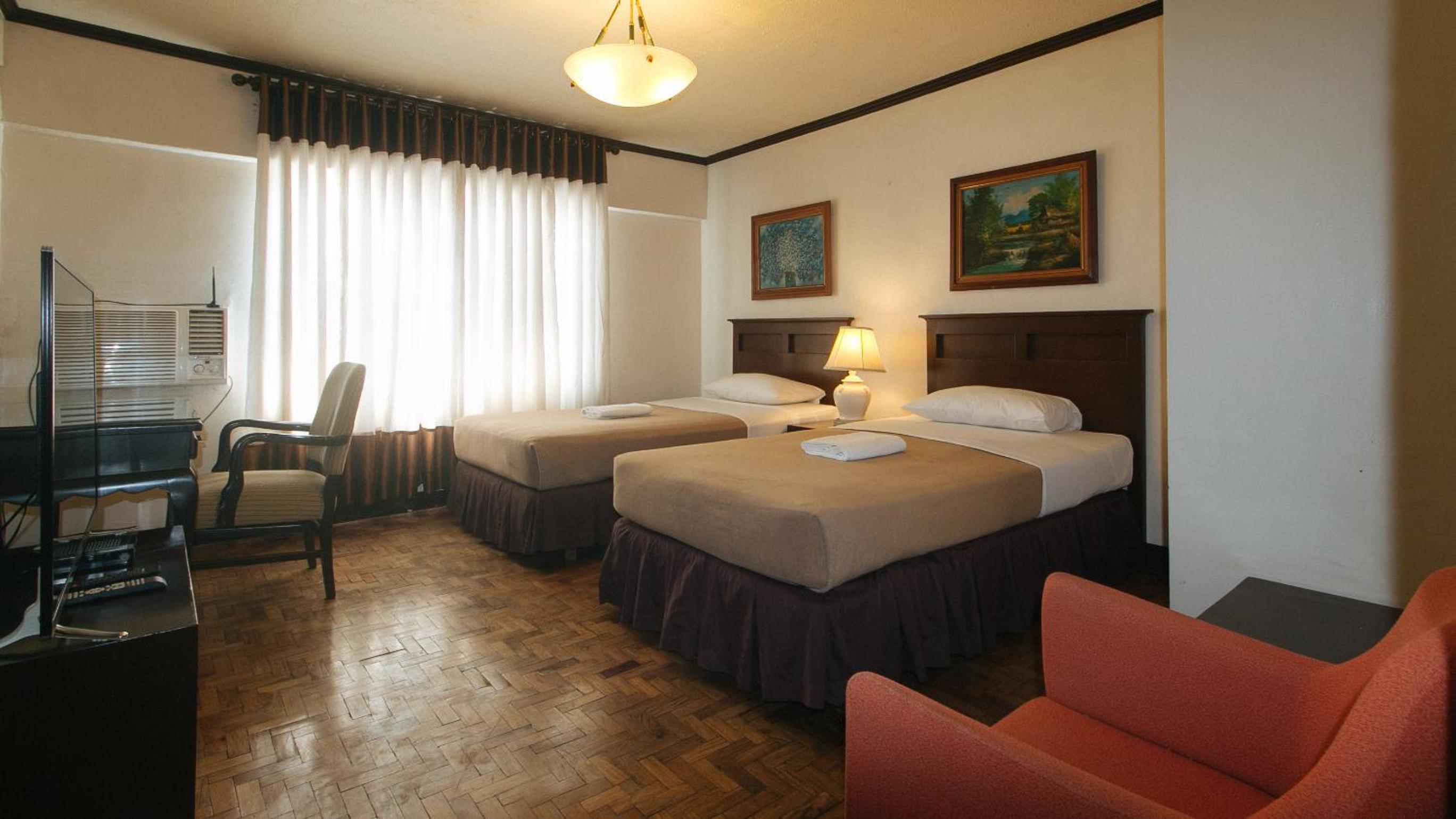 el rico suites