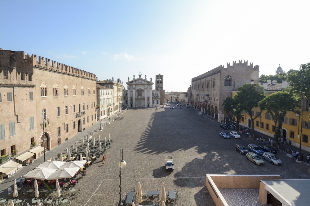 mantua