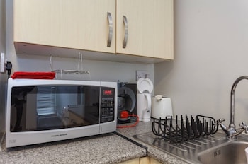 cozy private studio at redbridge