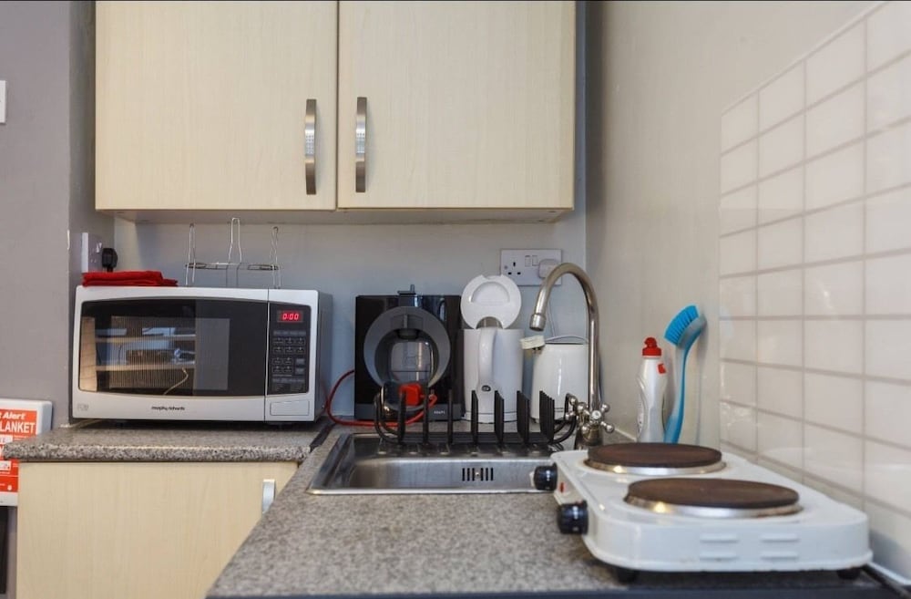 cozy private studio at redbridge