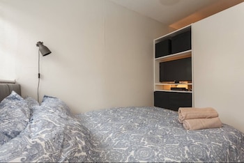 cozy private studio at redbridge