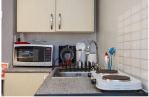 cozy private studio at redbridge