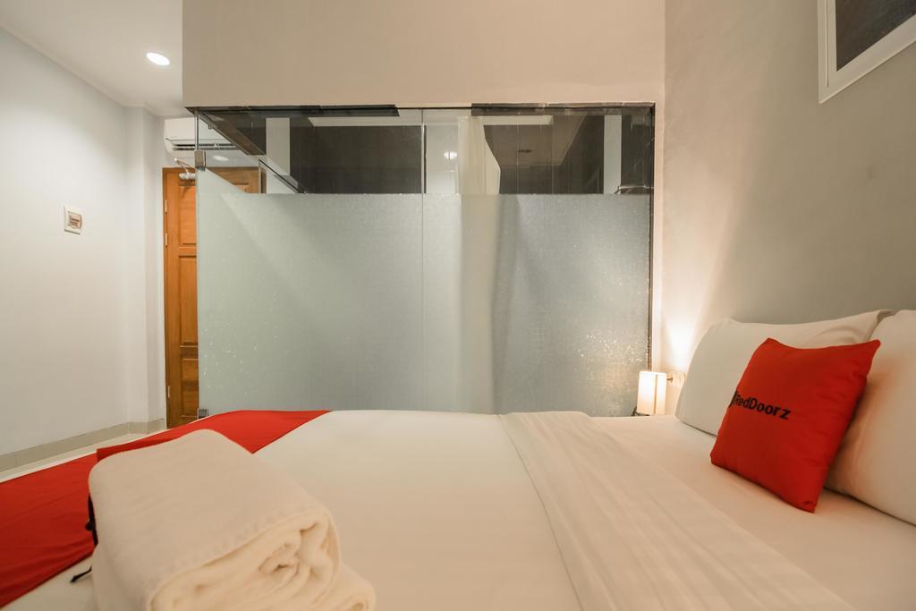 reddoorz plus near soekarno hatta airport 2