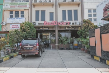 reddoorz plus near soekarno hatta airport 2