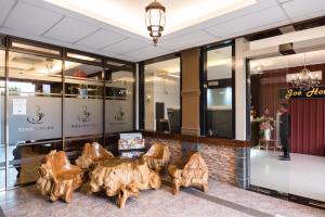 reddoorz plus near soekarno hatta airport 2