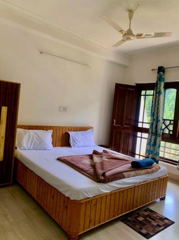 gautam guest house