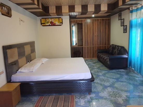 gautam guest house