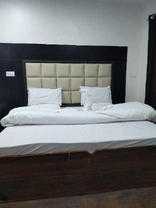 Hotel Silver Inn,Near Shalimar Garden Pazwalpura Rainawari Srinagar Jammu And Kashmir 190025,3 star