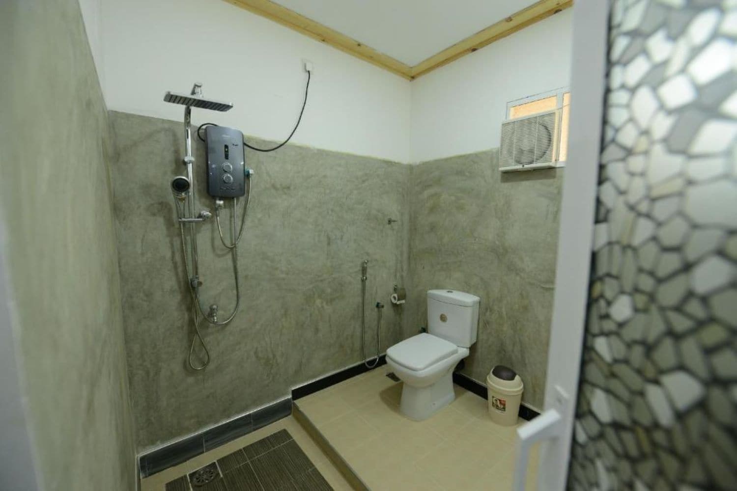 yoho airport eco chalets