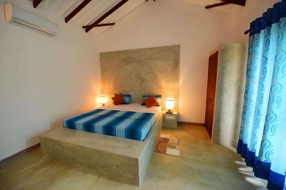 yoho airport eco chalets