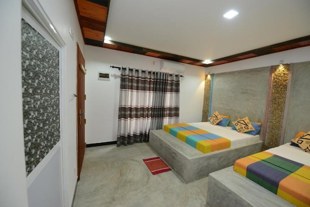 yoho airport eco chalets