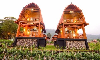 villa kedisan lake view redpartner