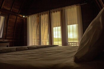 villa kedisan lake view redpartner