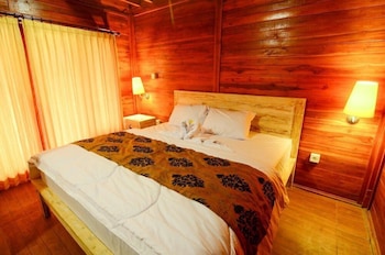 villa kedisan lake view redpartner