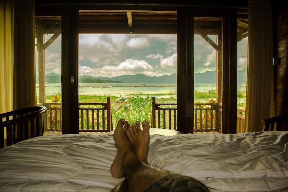 villa kedisan lake view redpartner