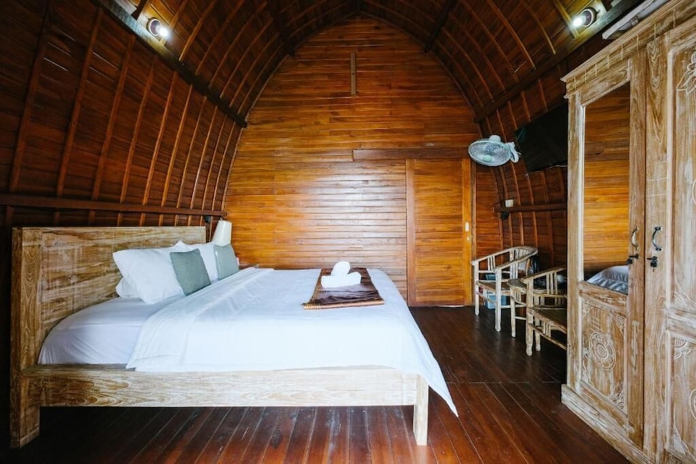 villa kedisan lake view redpartner