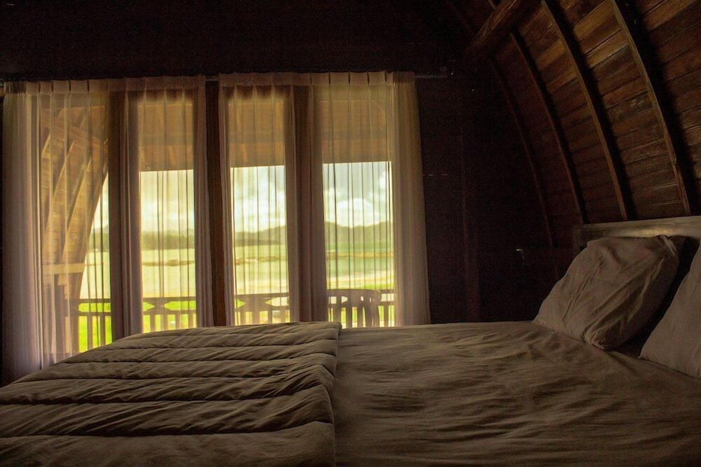 villa kedisan lake view redpartner