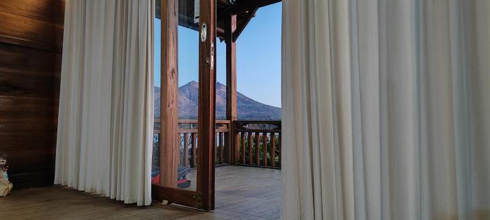 villa kedisan lake view redpartner