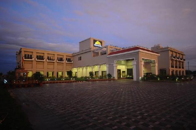 hotel surya garden