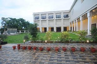 hotel surya garden