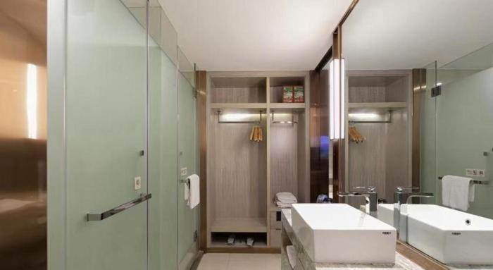 echarm hotel wuhan huangpu erqi xiaolu metro stati