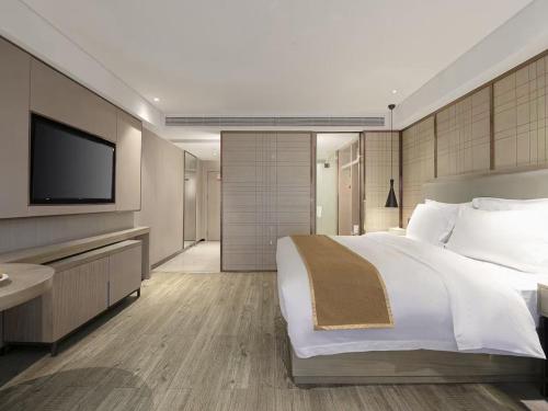 echarm hotel wuhan huangpu erqi xiaolu metro stati