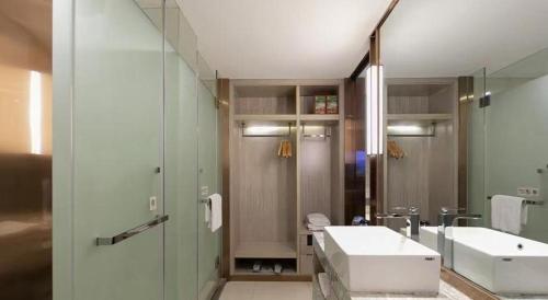 echarm hotel wuhan huangpu erqi xiaolu metro stati