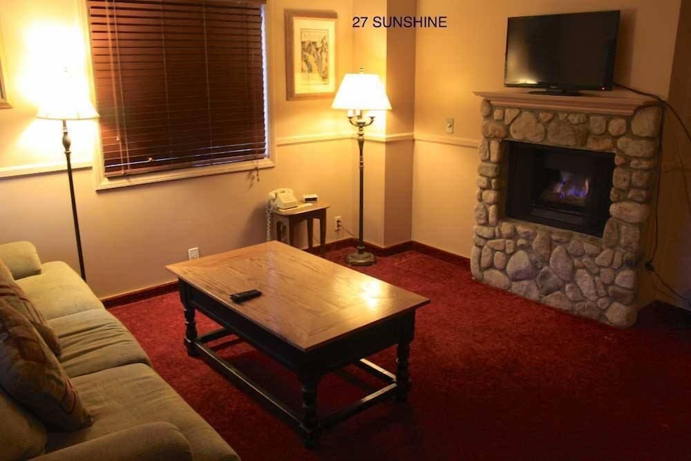 saddleback inn