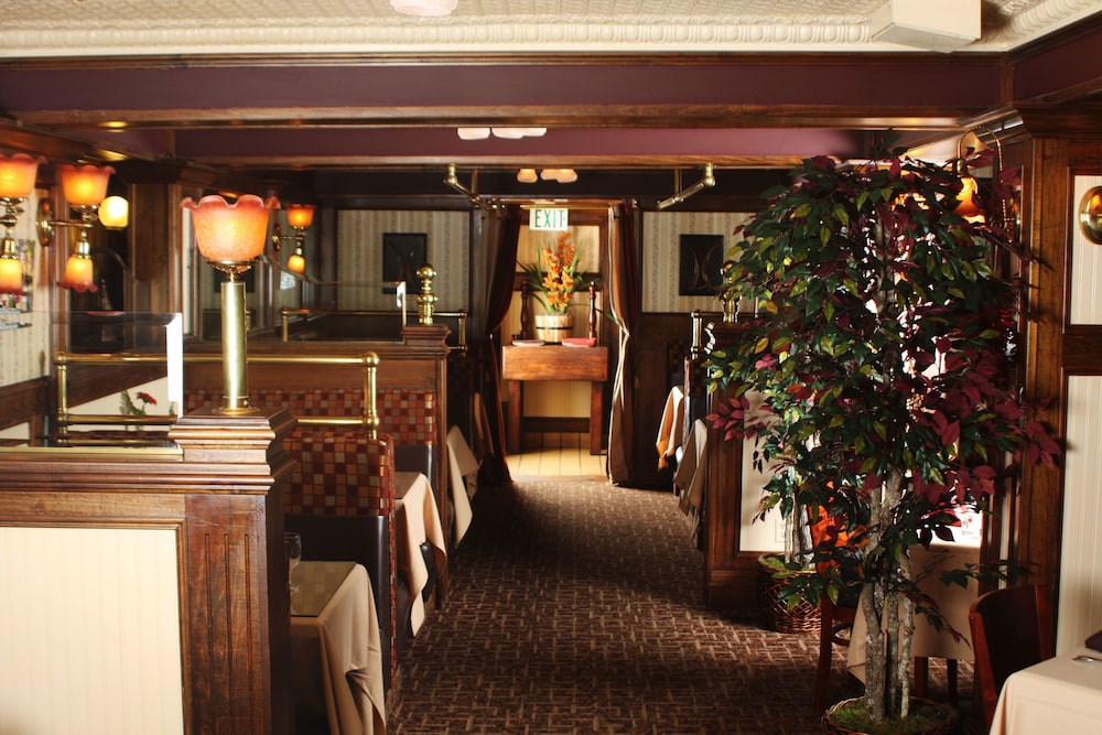 saddleback inn