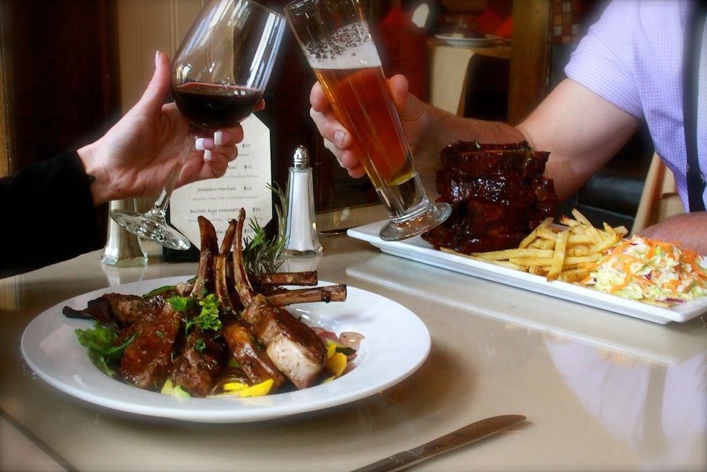 saddleback inn
