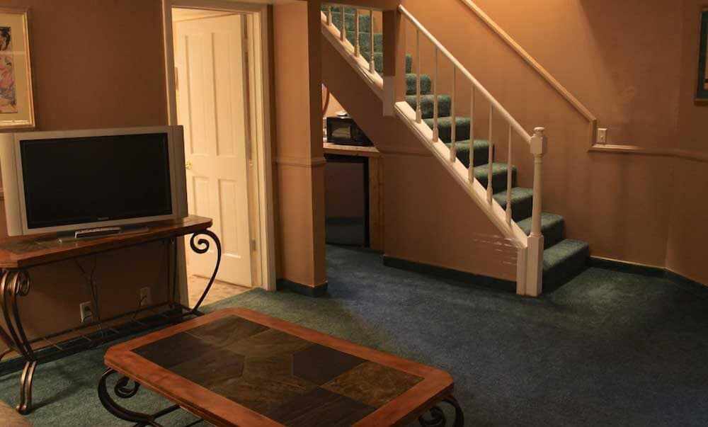 saddleback inn