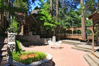 saddleback inn
