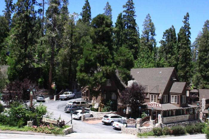 saddleback inn